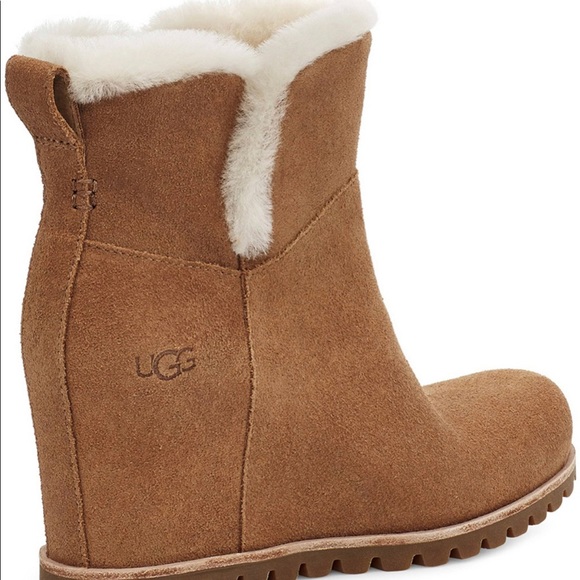 UGG WOMEN’S Skyline Ankle Boot Size:7.5 - Picture 6 of 9